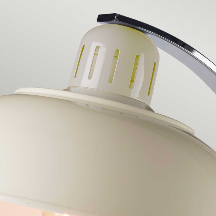 Franklin 46cm Blanc crémeux lampe de table De Elstead Lighting - Bordslampan Franklin har en elegant b&ouml;jd arm i polerad krom samt en spunnen metallsk&auml;rm och bas i blank gr&aring; finish.