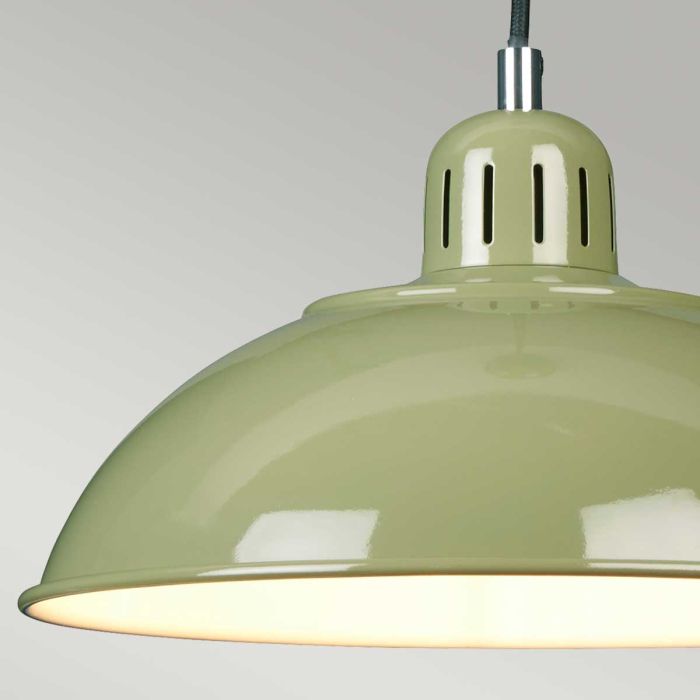 Franklin Ø30 Vert suspension De Elstead Lighting - Den vita insidan av sk&auml;rmen ger en klar och bra ljusspridning.