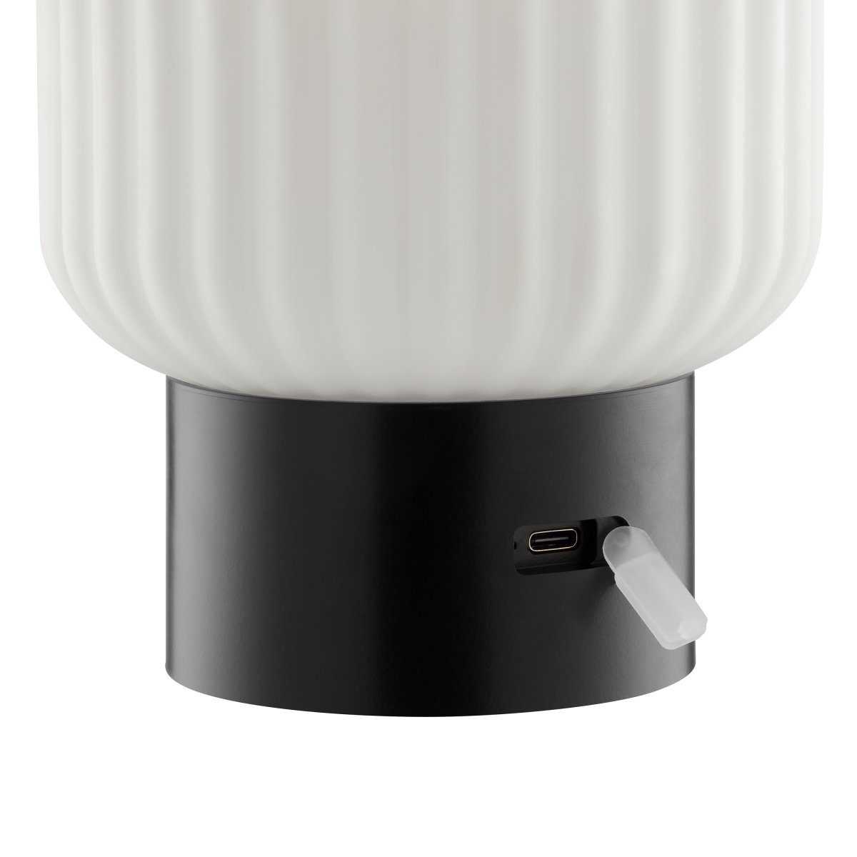 Sarastro 14cm Noir portable De Brilliant - Sarastro est une lampe portable et rechargeable en verre et plastique, au style moderne et élégant.