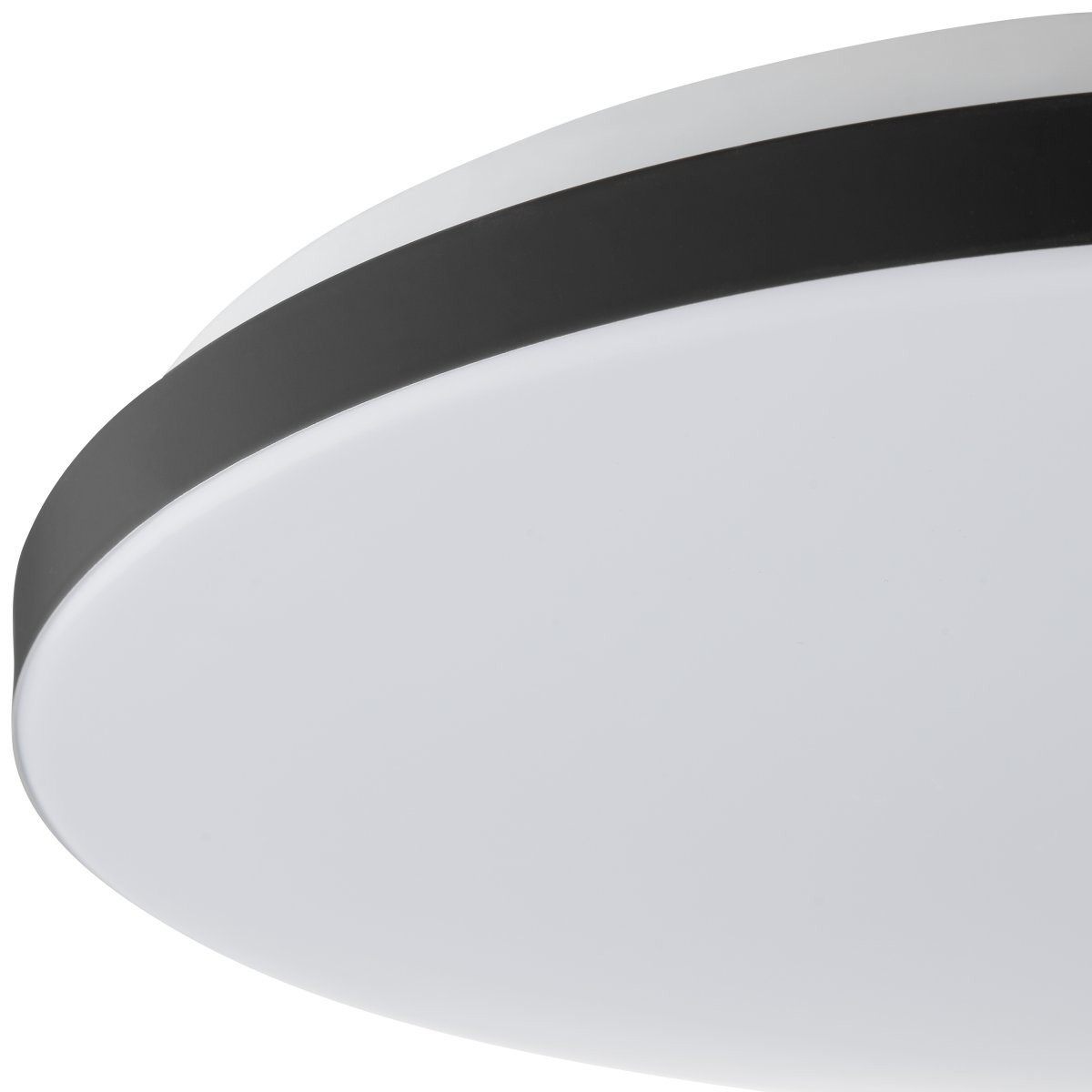 Livio Ø38 Noir plafonnier De Brilliant - Idéal pour les couloirs, les cages d'escalier, les magasins et autres espaces nécessitant un éclairage rapide sans avoir à chercher l'interrupteur, il offre une solution élégante, fonctionnelle et économe en énergie pour les intérieurs modernes.