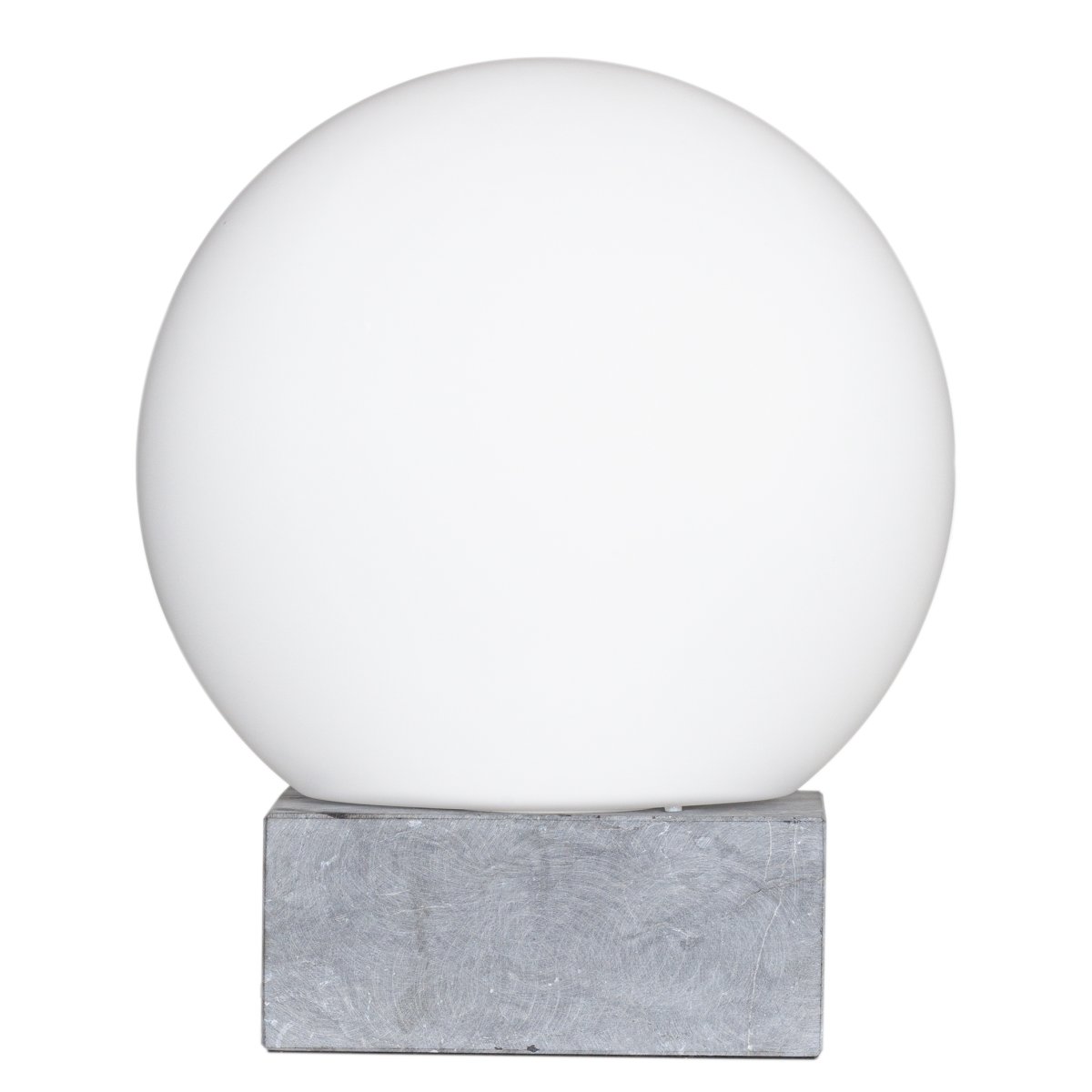 Glori 35cm Blanc lampe de table De By Rydéns - Glori est une magnifique lampe de table dont l'alliance du marbre et du verre cr&eacute;e une harmonie captivante.