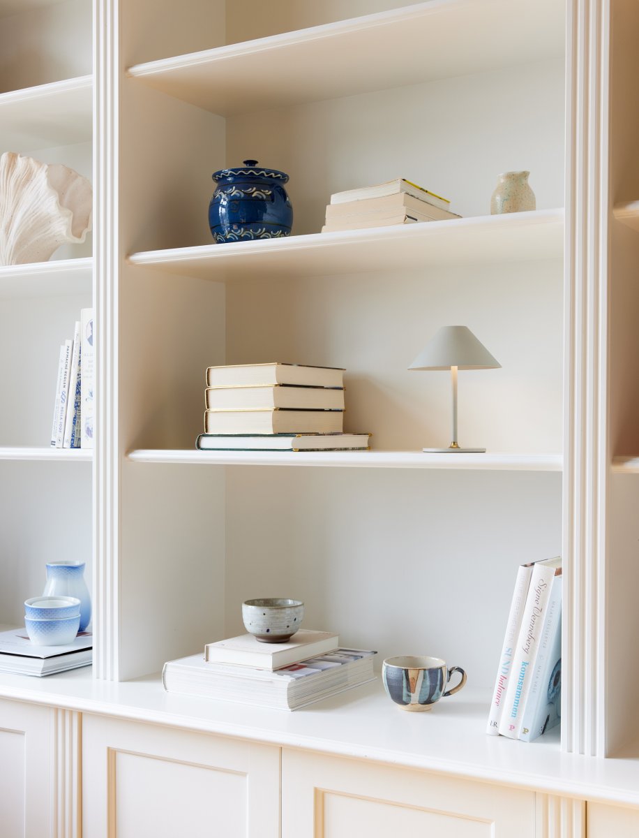 Hygge 20cm Gris chaud portable De Halo Design - Il est classé IP54, ce qui le rend adapté à une utilisation en intérieur et en extérieur (bien qu'il doive être stocké et chargé à l'intérieur).