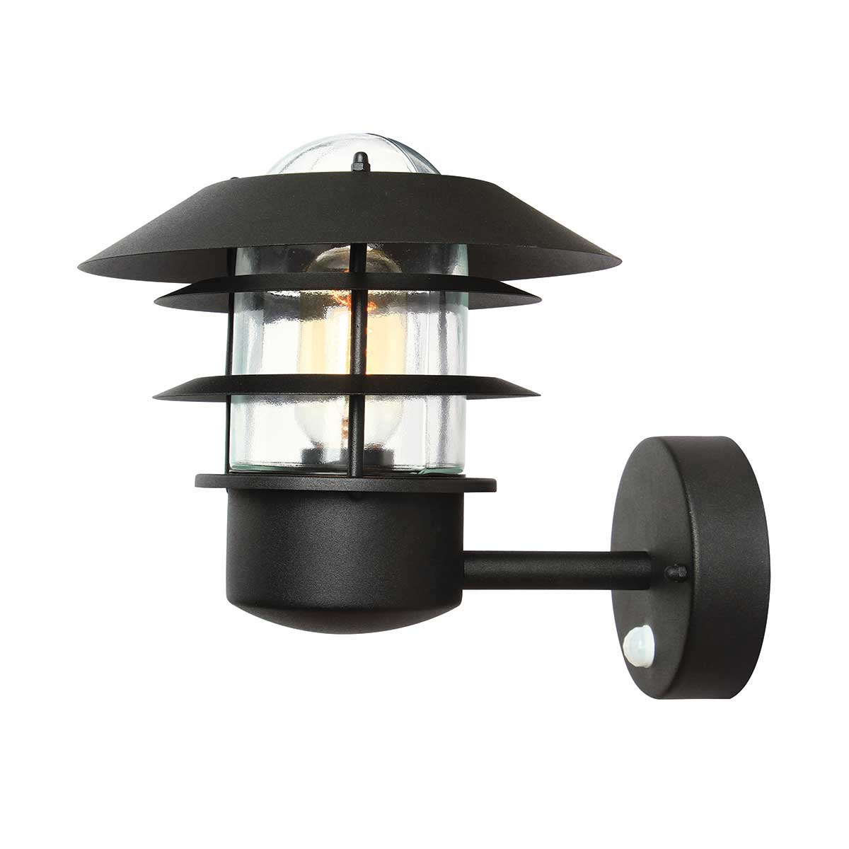 Helsingor PIR Ø22 Noir lampe d’extérieur De Elstead Lighting - Tillverkad av rostfritt st&aring;l i svart finish och glas, erbjuder den en robust och v&auml;derbest&auml;ndig konstruktion som &auml;r perfekt f&ouml;r fasader, entr&eacute;er och uteplatser.