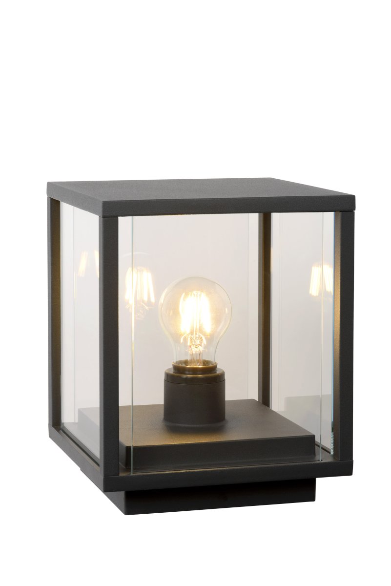 Claire 25cm Noir De Lucide - Claire est une &eacute;l&eacute;gante lampe de jardin qui offre un &eacute;clairage uniforme et agr&eacute;able.