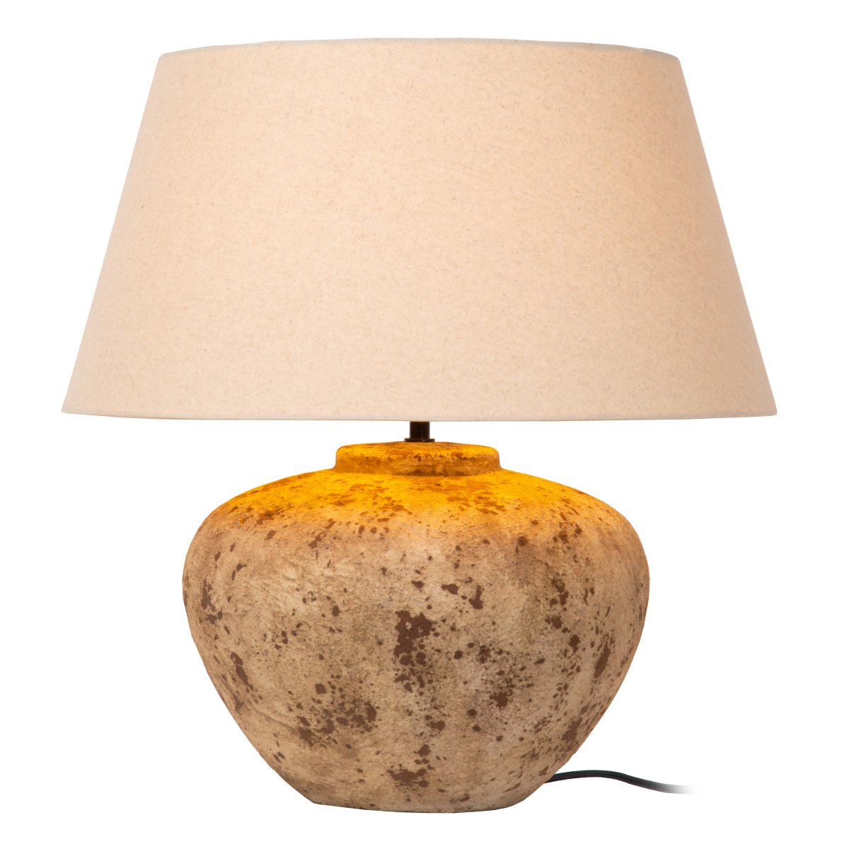 Davina 58cm Brun lampe de table De Lucide - Son pied en c&eacute;ramique aux dimensions g&eacute;n&eacute;reuses et &agrave; la belle surface textur&eacute;e brune conf&egrave;re &agrave; chaque lampe un caract&egrave;re unique.