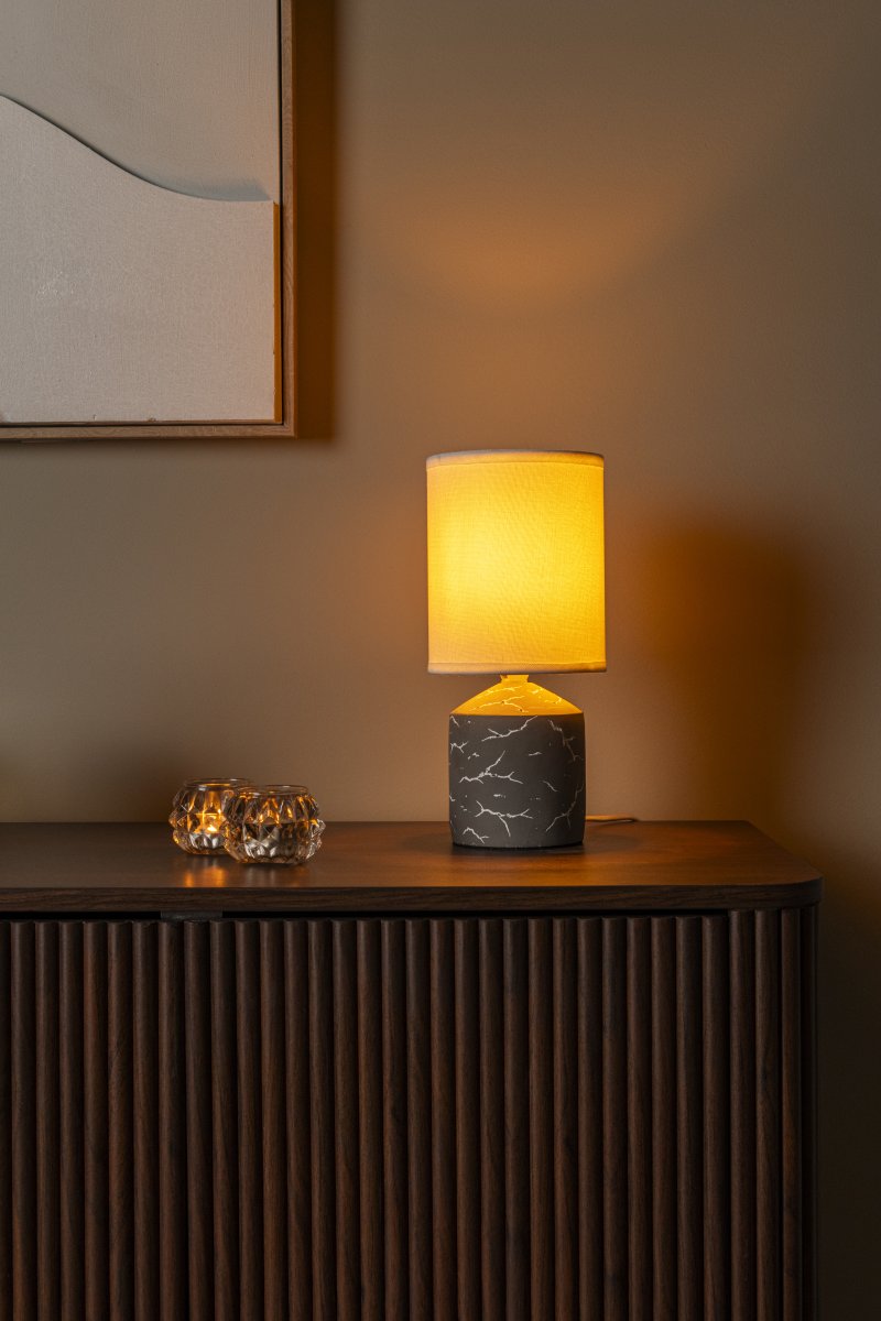Fran 30cm Taupe lampe de table De Lucide - Fran est idéale sur une table d'appoint, une table de chevet ou un bureau.