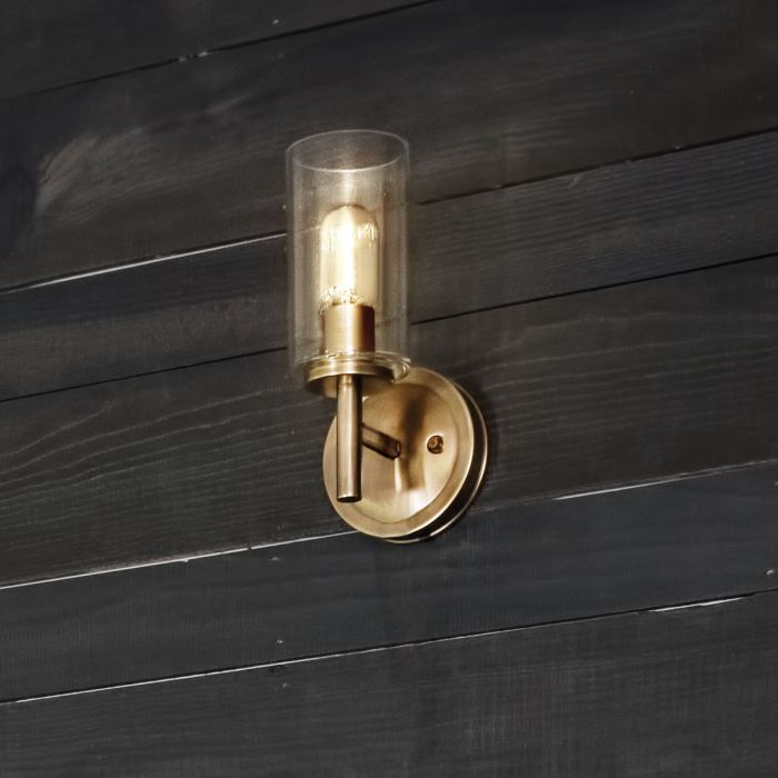 Collier 26cm Laiton antique applique murale De Elstead Lighting - Gjutna knappar, g&aring;ngj&auml;rn och st&auml;nger i en finish av klassisk m&auml;ssing ger en sofistikerad elegans som &auml;r b&aring;de modern och tidl&ouml;s.