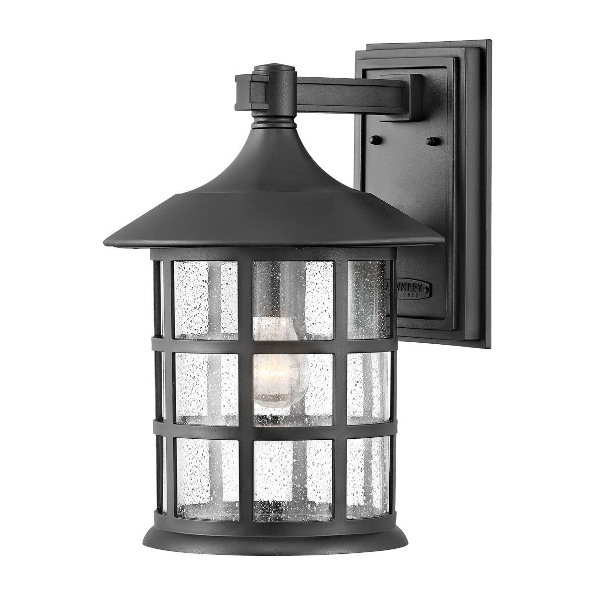 Freeport 40cm Noir lampe d’extérieur De Elstead Lighting - Avec une protection IP44, Freeport est protégé contre la pluie et l'humidité, ce qui le rend idéal pour les entrées, les façades et les terrasses.