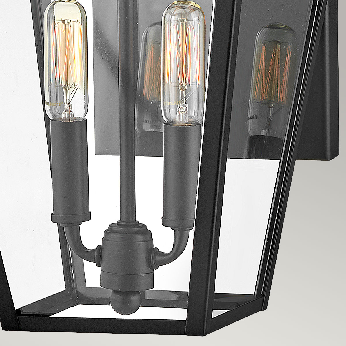 Palma Noir lampe d’extérieur De Elstead Lighting - Fabriqué en aluminium avec du verre transparent, Palma offre à la fois durabilité et une touche de charme à l'ancienne, parfait pour une utilisation en extérieur.