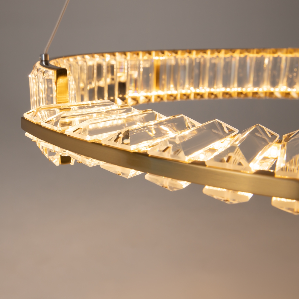 Krone Ø62 Laiton suspension De Maytoni - La disposition asym&eacute;trique du d&eacute;cor en verre cr&eacute;e de magnifiques jeux d'ombres et de lumi&egrave;re qui conf&egrave;rent &agrave; la lumi&egrave;re une expression unique.