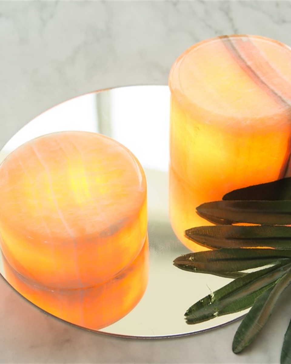 Marble 4cm Beige De Unison - Le marbre est un bel &eacute;l&eacute;ment d&eacute;coratif pour une table, une fen&ecirc;tre ou une &eacute;tag&egrave;re, et diffuse une lumi&egrave;re agr&eacute;able dans toute la pi&egrave;ce.