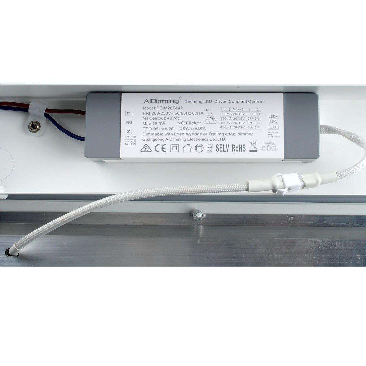 Bänky avec prise électrique 58 cm Blanc De Designlight - Le mod&egrave;le de 580 mm de long, d'une puissance de 10 W et d'un flux lumineux de 1000 lumens, offre une lumi&egrave;re vive et uniforme, parfaite pour &eacute;clairer toute la surface de travail.