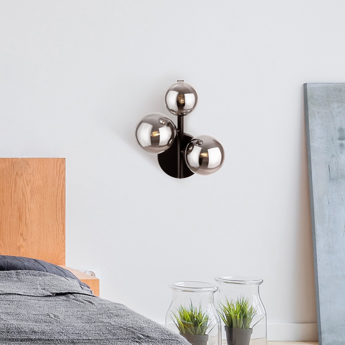 Dallas 25cm Noir applique murale De Maytoni - Créez une atmosphère élégante et chaleureuse avec Dallas, un luminaire qui illuminera votre intérieur avec classe et finesse.