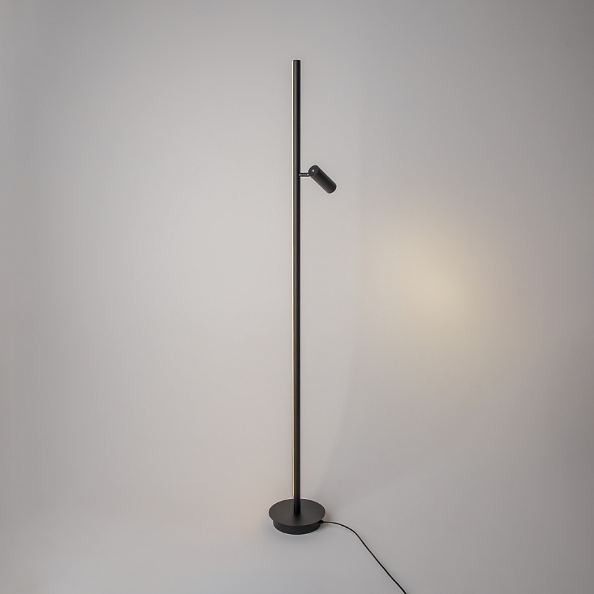 Thin Noir lampadaire De Maytoni - Il est dot&eacute; d'un projecteur mobile avec une lumi&egrave;re vive, parfait comme lampe de lecture, et d'un variateur tactile pour un contr&ocirc;le facile de la lumi&egrave;re.