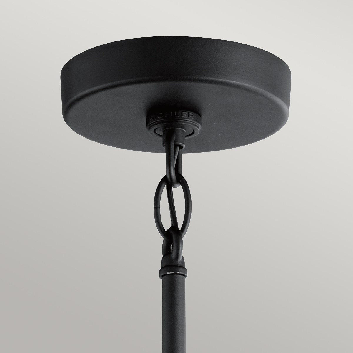 Camillo 37cm Noir De Elstead Lighting - Med sin robusta metallkonstruktion och klarglas med bubbeleffekt skapar den en vacker ljusspridning som f&ouml;rh&ouml;jer entr&eacute;er, altaner och verandor.