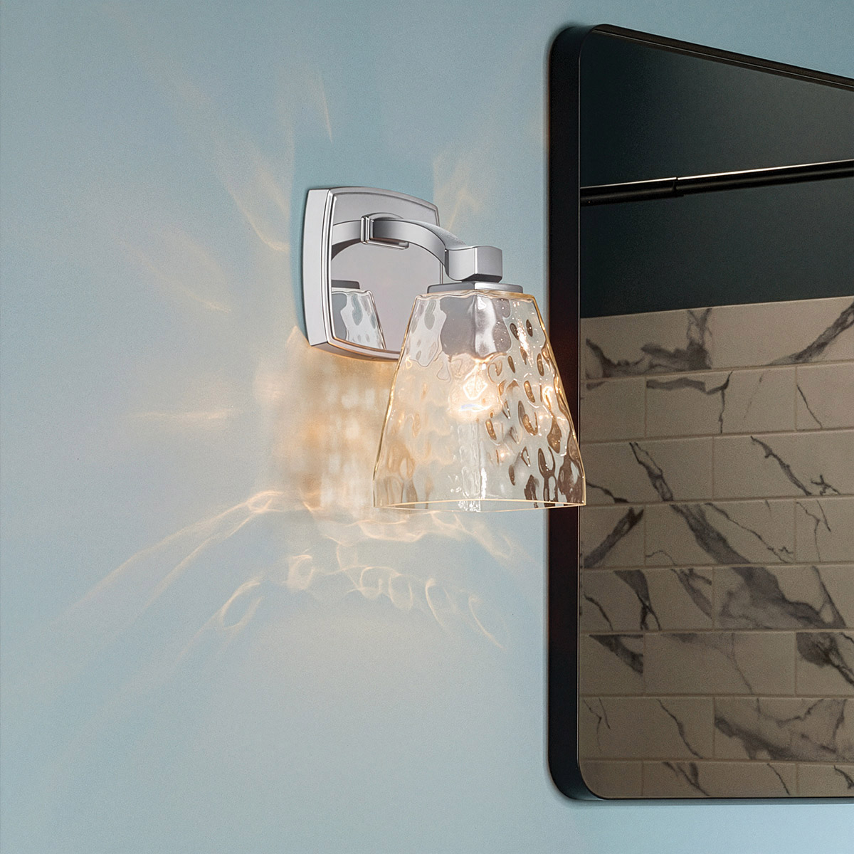 Marant 24cm Chrome lampe de salle de bain De Elstead Lighting - L'&eacute;l&eacute;gante applique murale Marant s&eacute;duit par son design raffin&eacute; et exclusif, et est id&eacute;ale pour la salle de bain.