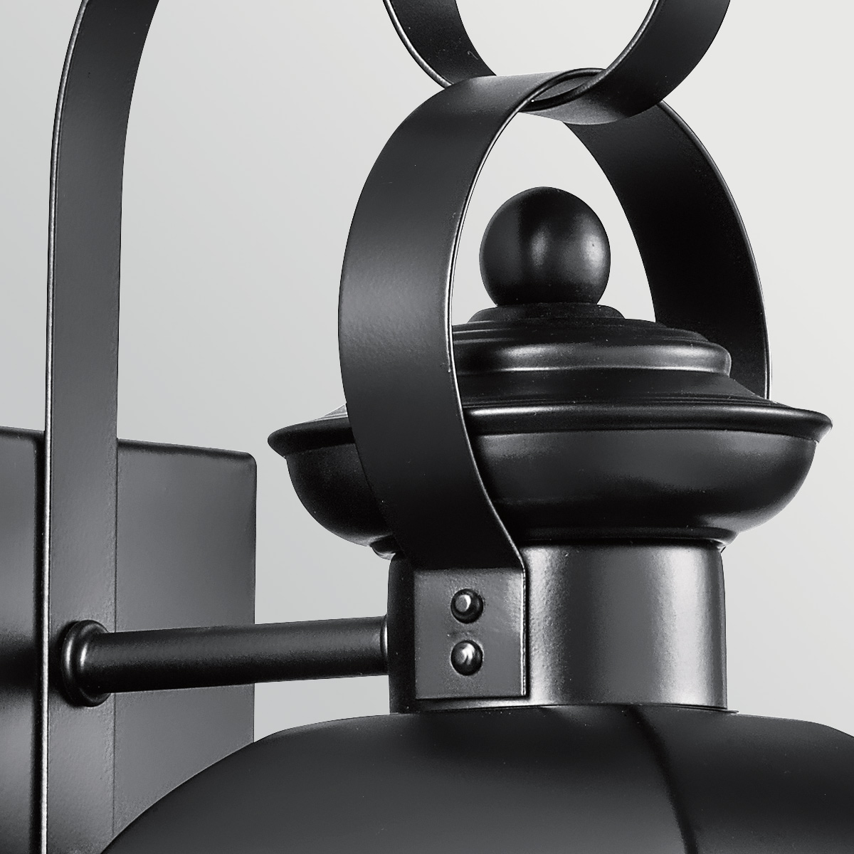 Mount Vernon Noir lampe d’extérieur De Elstead Lighting - Gr&acirc;ce &agrave; son indice de protection IP44, Mount Vernon est parfaitement adapt&eacute;e &agrave; une utilisation ext&eacute;rieure et id&eacute;ale pour les entr&eacute;es, les terrasses ou l'&eacute;clairage des fa&ccedil;ades de maison.