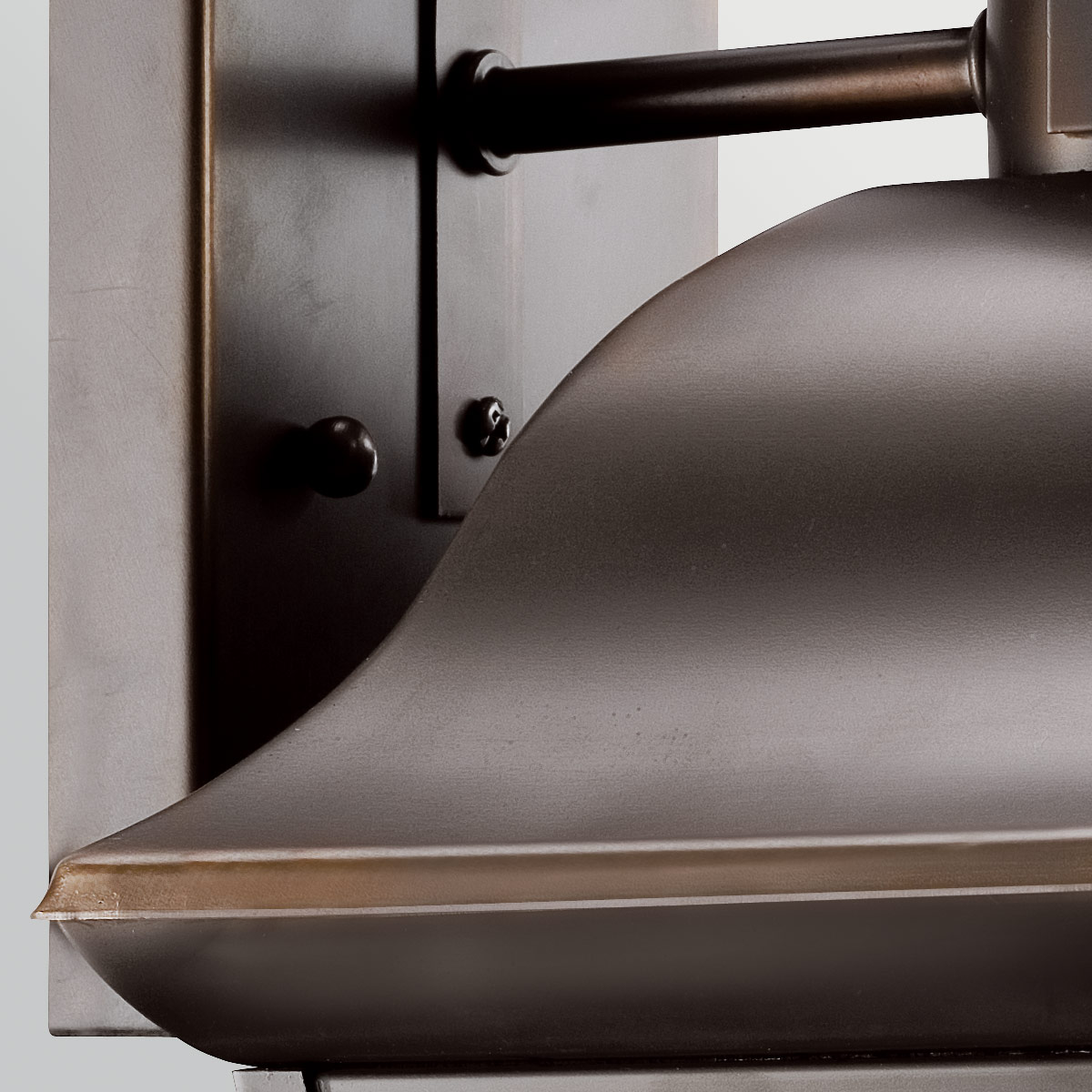Mount Vernon Bronze lampe d’extérieur De Elstead Lighting - Gr&acirc;ce &agrave; son indice de protection IP44, Mount Vernon est parfaitement adapt&eacute;e &agrave; une utilisation ext&eacute;rieure et id&eacute;ale pour les entr&eacute;es, les terrasses ou les fa&ccedil;ades de maison.