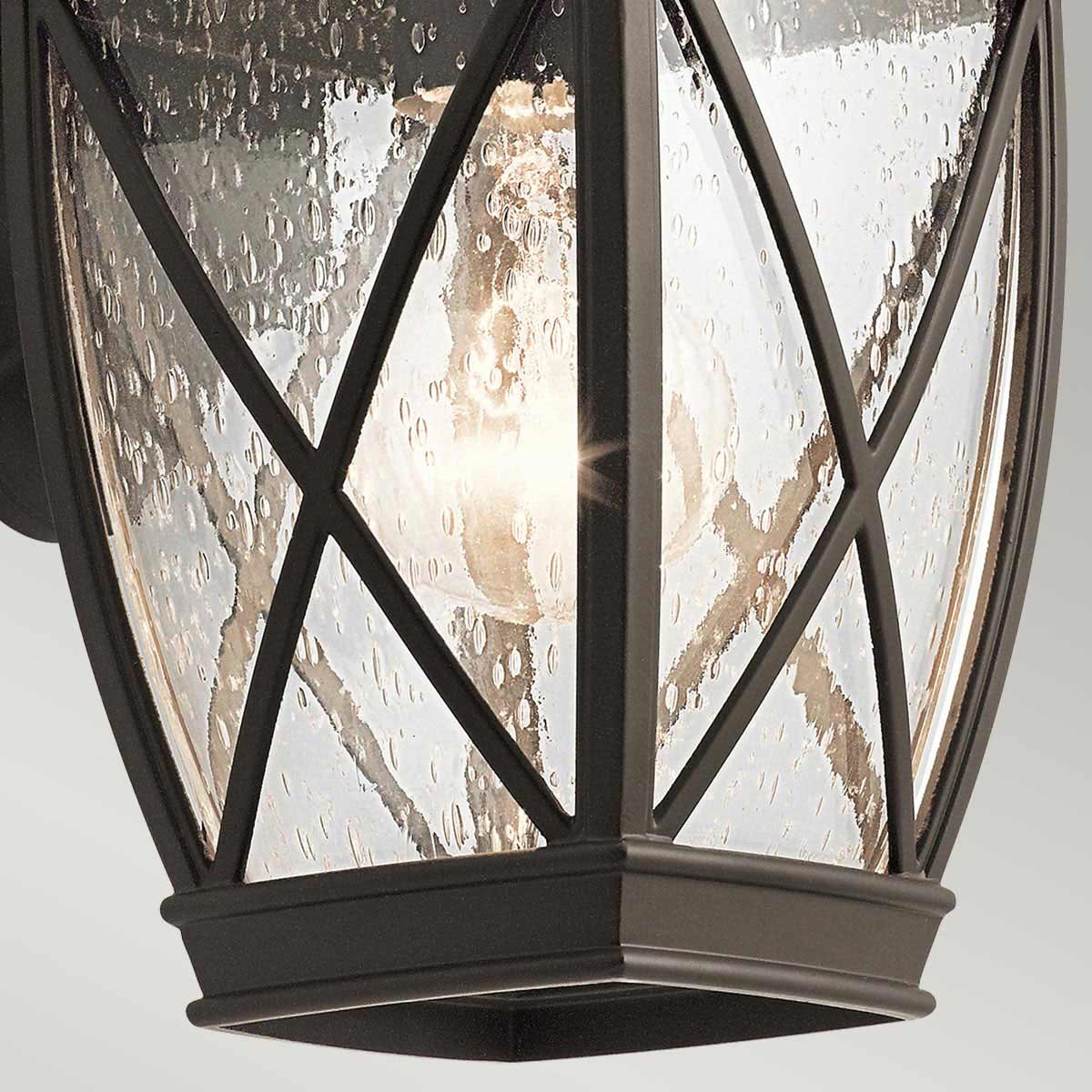 Tangier Bronze antique lampe d’extérieur De Elstead Lighting - L'applique murale Tangier en bronze présente un design de lanterne classique rappelant les quartiers historiques de la ville.