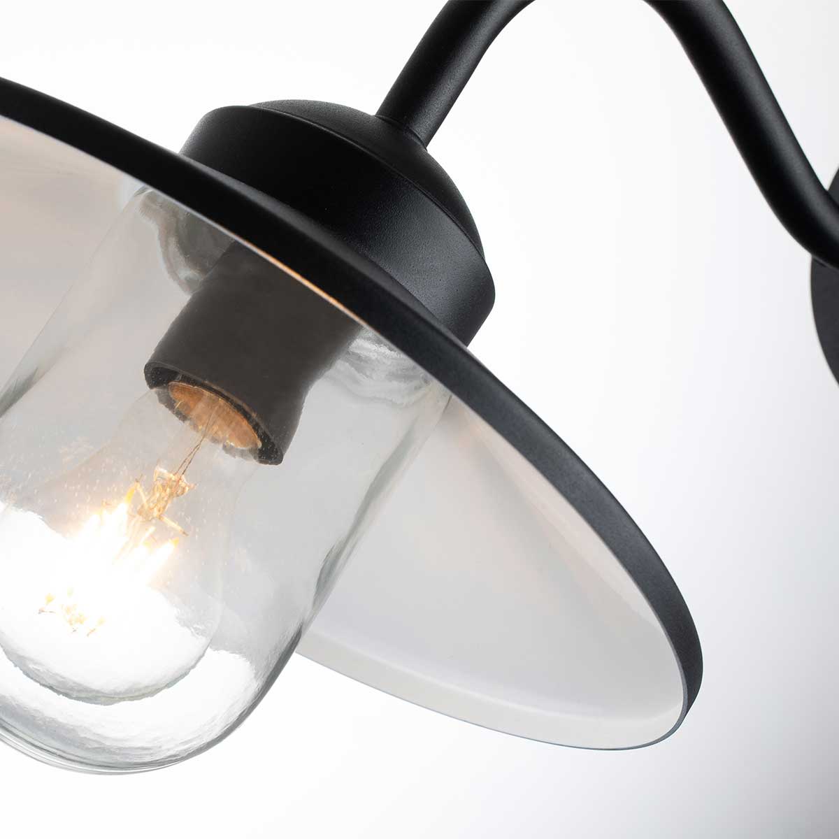 Klampenborg Ø28 Noir lampe d’extérieur De Elstead Lighting - Avec un indice de protection IP44 et une garantie de 15 ans, cette lampe est &agrave; la fois pratique et durable.