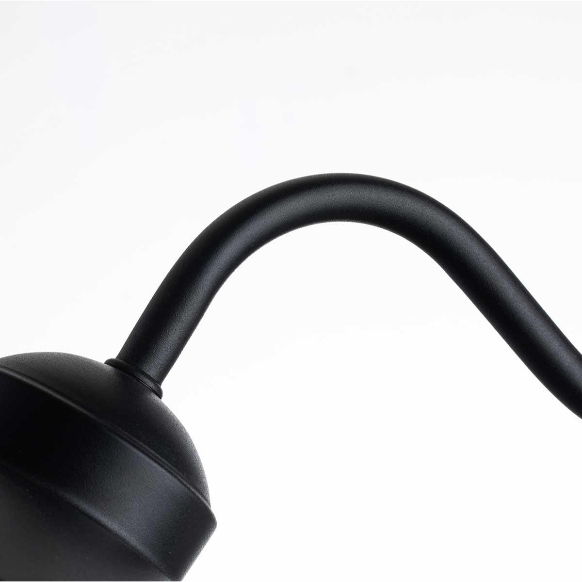 Klampenborg Ø28 Noir lampe d’extérieur De Elstead Lighting - Avec un indice de protection IP44 et une garantie de 15 ans, cette lampe est &agrave; la fois pratique et durable.