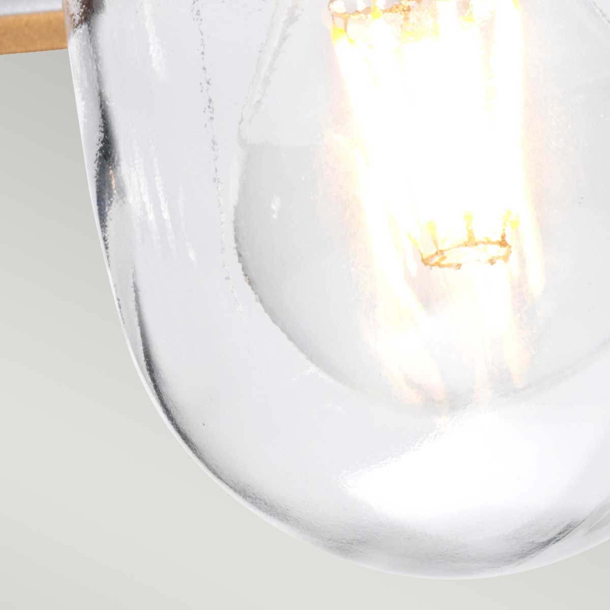 Klampenborg Ø28 Argent De Elstead Lighting - Tillverkad av rostfritt st&aring;l i silverfinish och glas, erbjuder den en robust konstruktion som st&aring;r emot v&auml;der och vind.