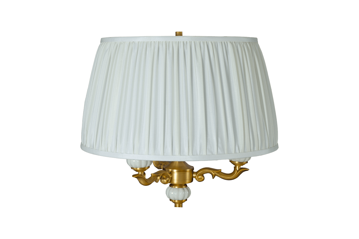 Toulouse Or lampadaire De Aneta Lighting - Le lampadaire Toulouse s&eacute;duit par son design classique et &eacute;l&eacute;gant, rehauss&eacute; de d&eacute;tails d&eacute;coratifs et d'une finition dor&eacute;e raffin&eacute;e.
