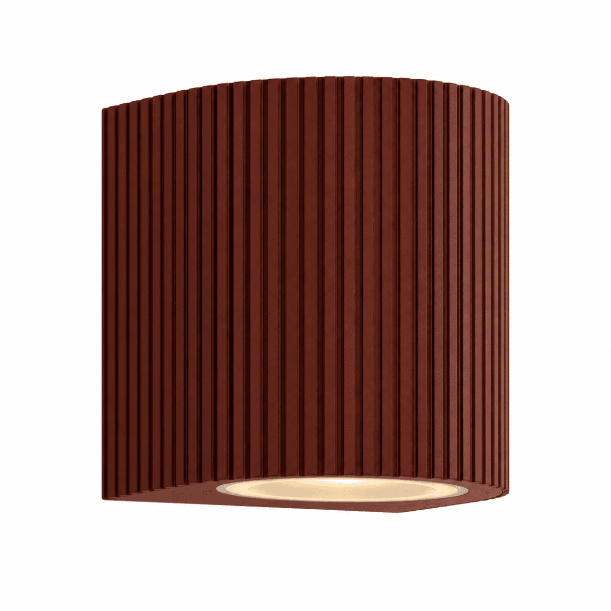 Freja Single Rouiller lampe d’extérieur De Lampan - Ce luminaire en m&eacute;tal orange rouille pr&eacute;sente une texture c&ocirc;tel&eacute;e d&eacute;corative qui lui conf&egrave;re un aspect &agrave; la fois dynamique et exclusif.