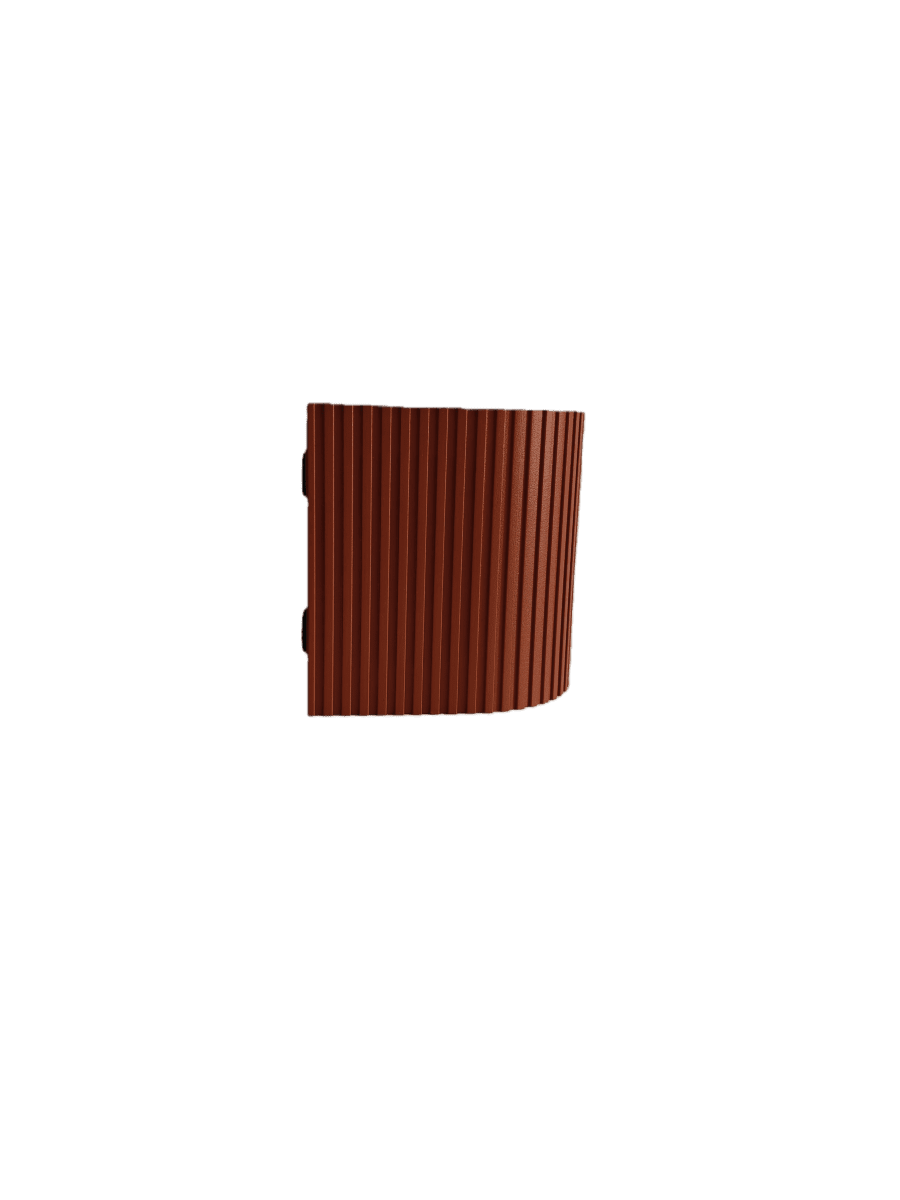 Freja Single Rouiller lampe d’extérieur De Lampan - Ce luminaire en m&eacute;tal orange rouille pr&eacute;sente une texture c&ocirc;tel&eacute;e d&eacute;corative qui lui conf&egrave;re un aspect &agrave; la fois dynamique et exclusif.