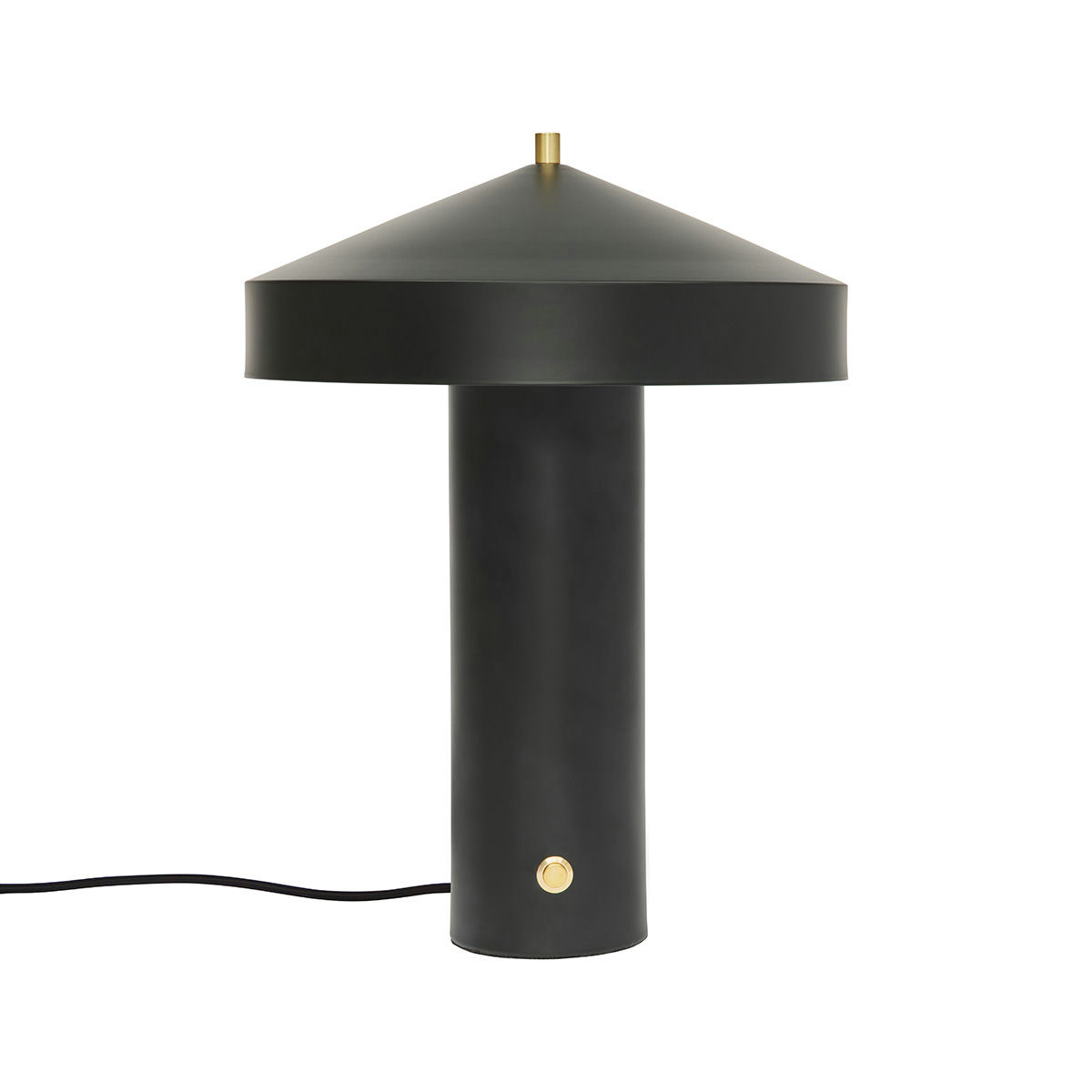 Hatto 40cm Noir lampe de table De OYOY - Elle fait partie de la célèbre série Hatto et est disponible en plusieurs coloris modernes.
