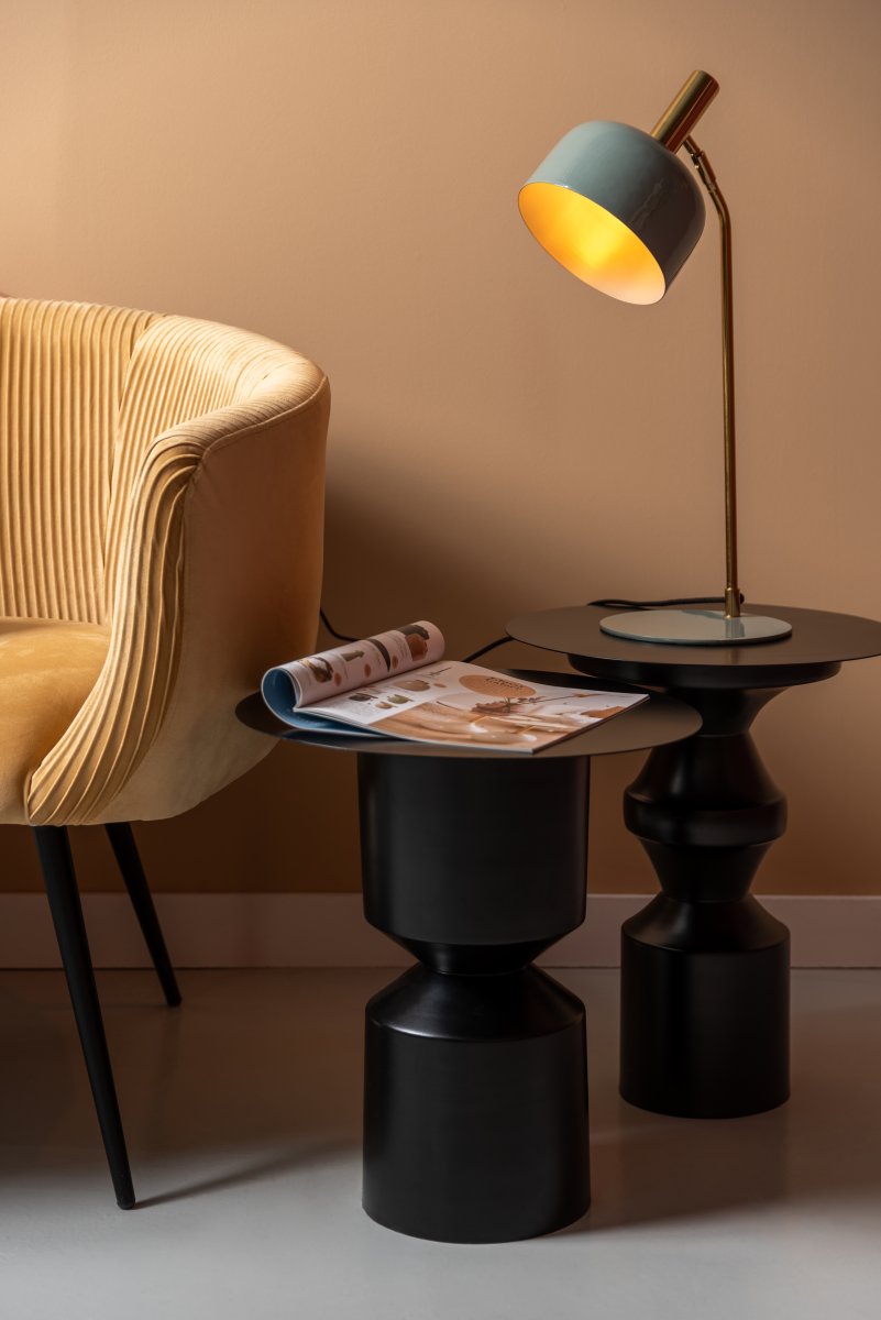 Smart 56cm Bleu lampe de table De Leitmotiv - Grâce à son abat-jour orientable, la lumière est parfaitement dirigée, idéale comme lampe de lecture sur un bureau ou une table de chevet.