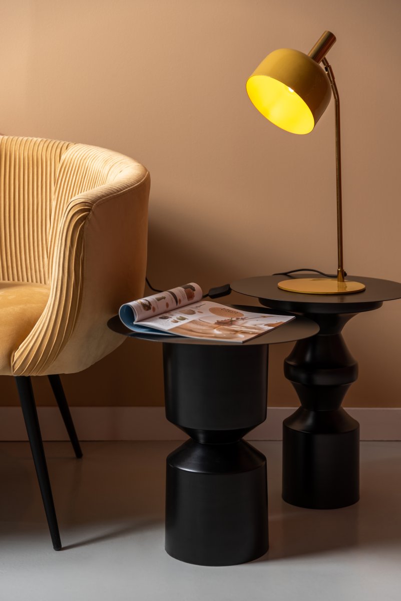 Smart 56cm Jaune lampe de bureau De Leitmotiv - Grâce à son abat-jour orientable, la lumière est parfaitement dirigée, idéale comme lampe de lecture sur un bureau ou une table de chevet.