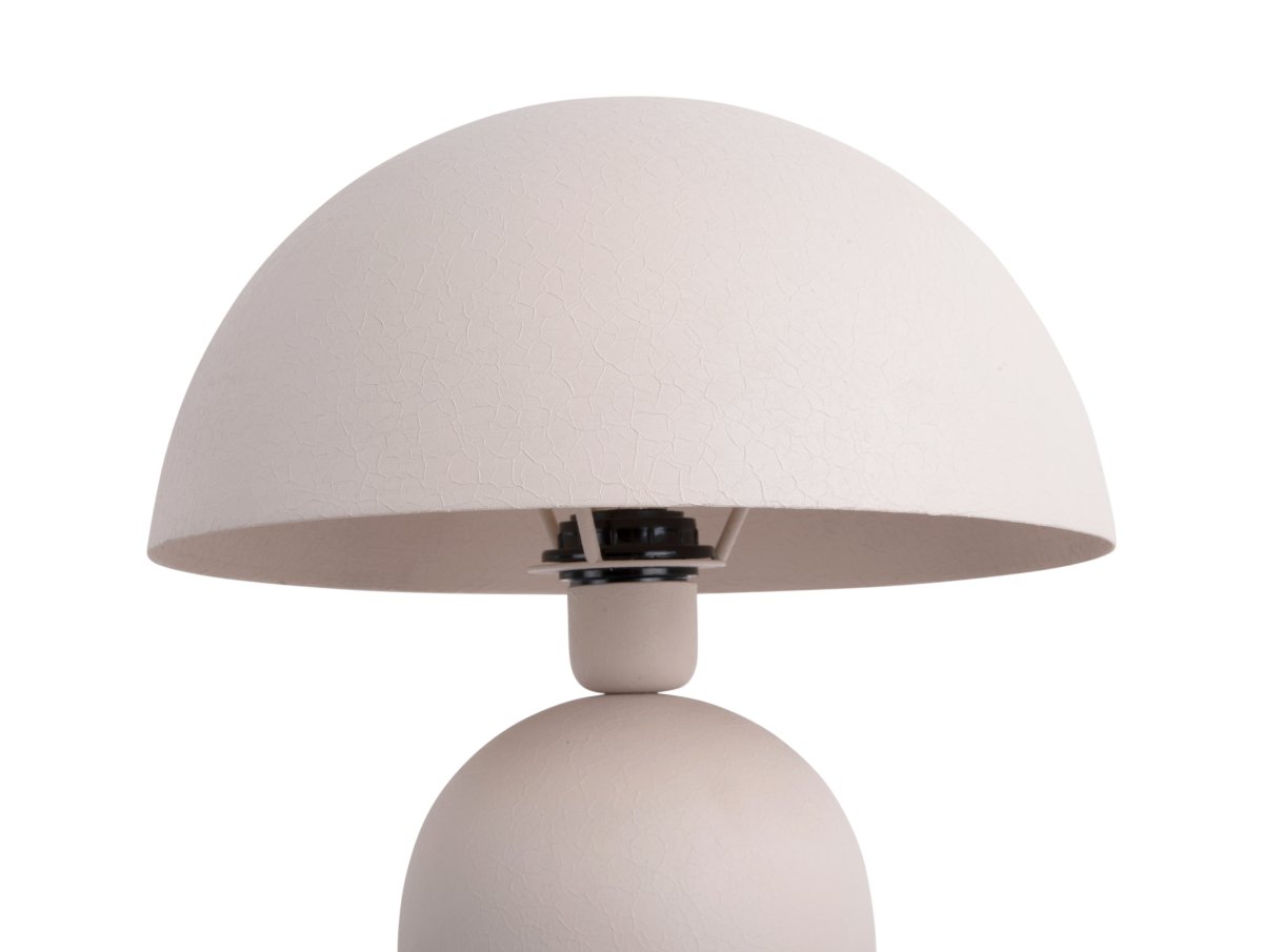 Boaz 43cm Beige lampe de table De Leitmotiv - Elle est fournie avec un câble noir de 2 mètres, un interrupteur et une prise secteur.