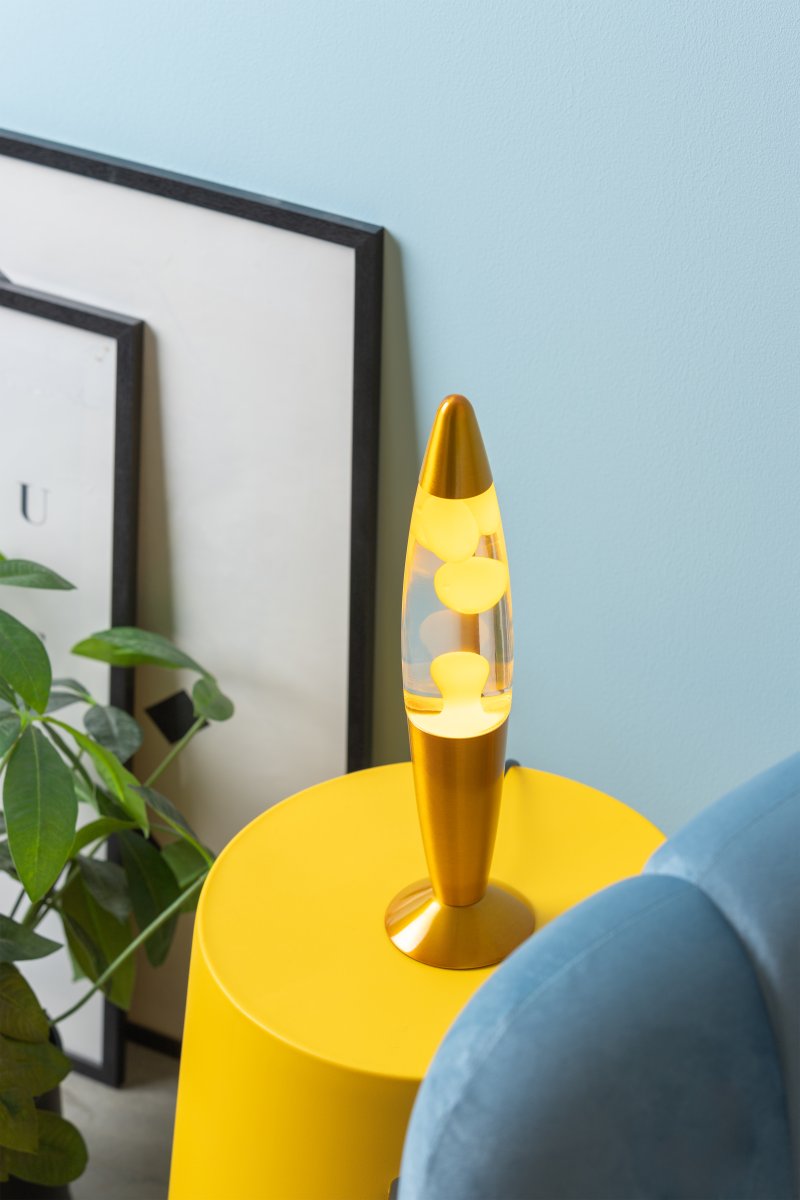 Rocket 35cm Jaune lampe pour enfant De Leitmotiv - Elle est fournie avec un c&acirc;ble noir de 1,65 m, un interrupteur et une prise.