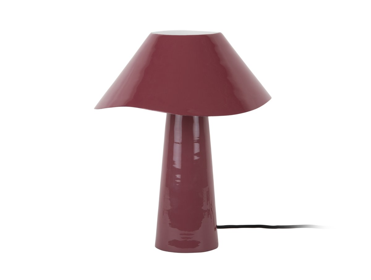 Ameno 33cm Bourgogne lampe de table De Leitmotiv - Ameno est une lampe de table élégante en métal, finition bordeaux brillante, qui diffuse une lumière douce et harmonieuse.