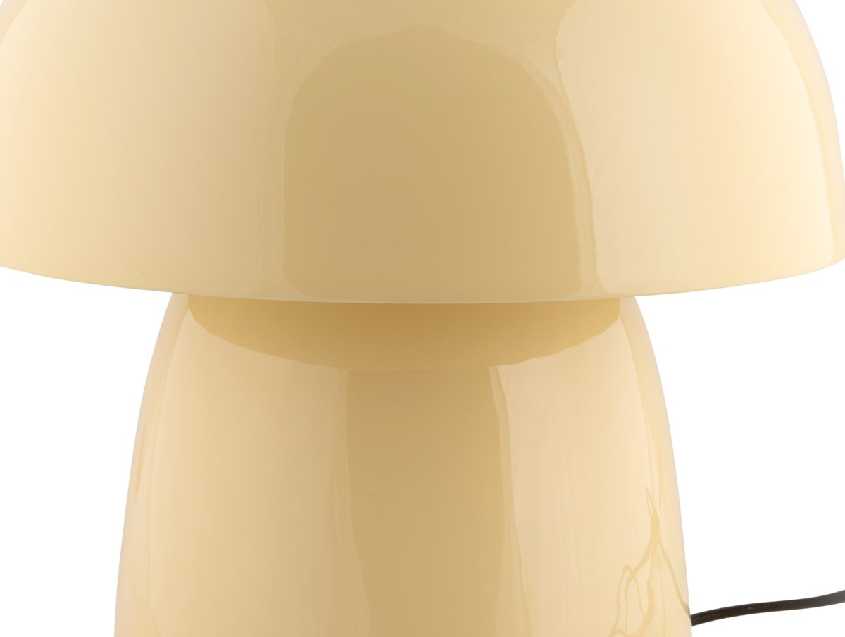 Masivo Seta 34cm Jaune lampe de table De Leitmotiv - Ses dimensions généreuses et sa forme de champignon aux courbes douces lui confèrent une présence à la fois apaisante et expressive.