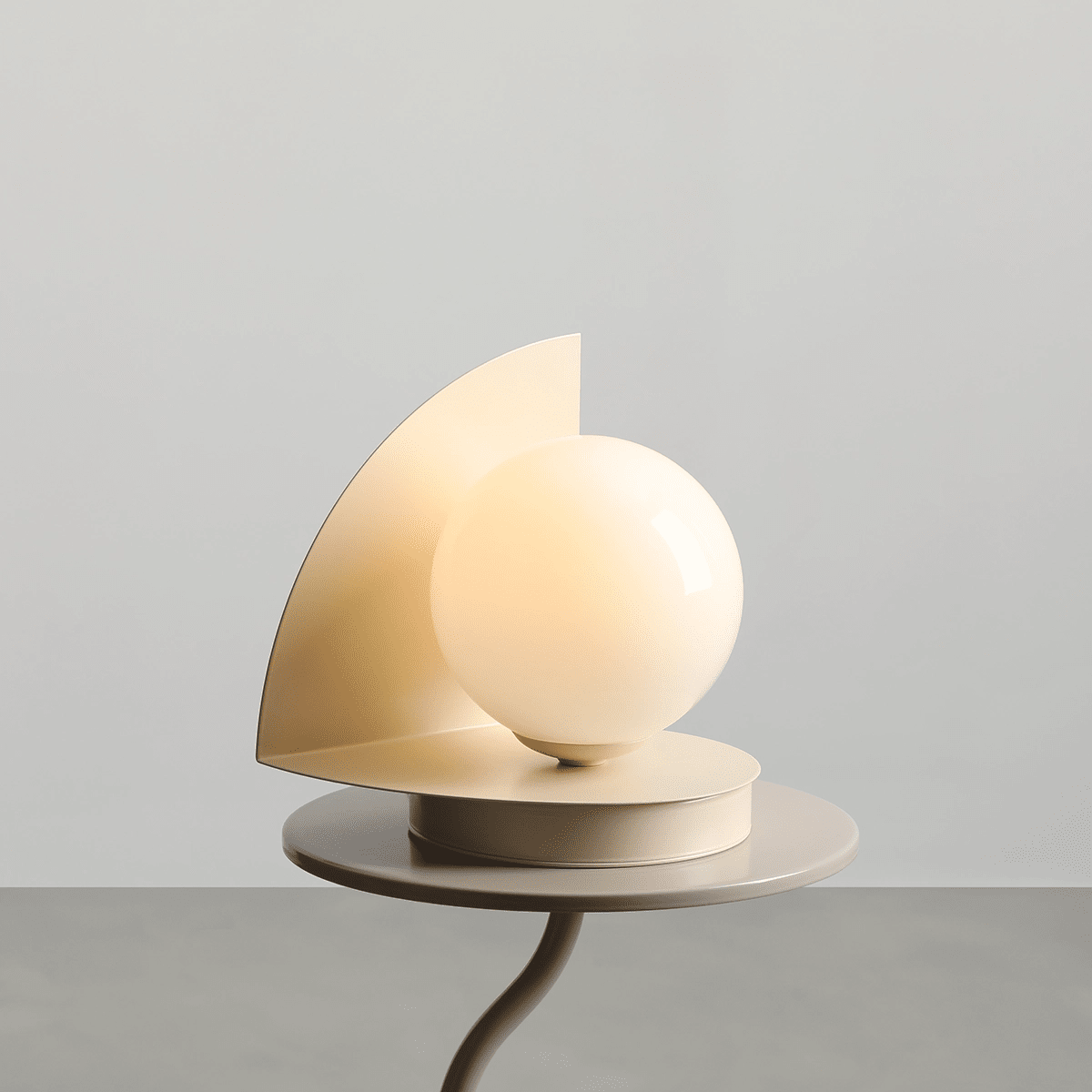 Loop 20cm Blanc crémeux lampe de table De Artera - Le dôme rond en verre opale a un diamètre de 14 cm et offre une belle diffusion de la lumière.