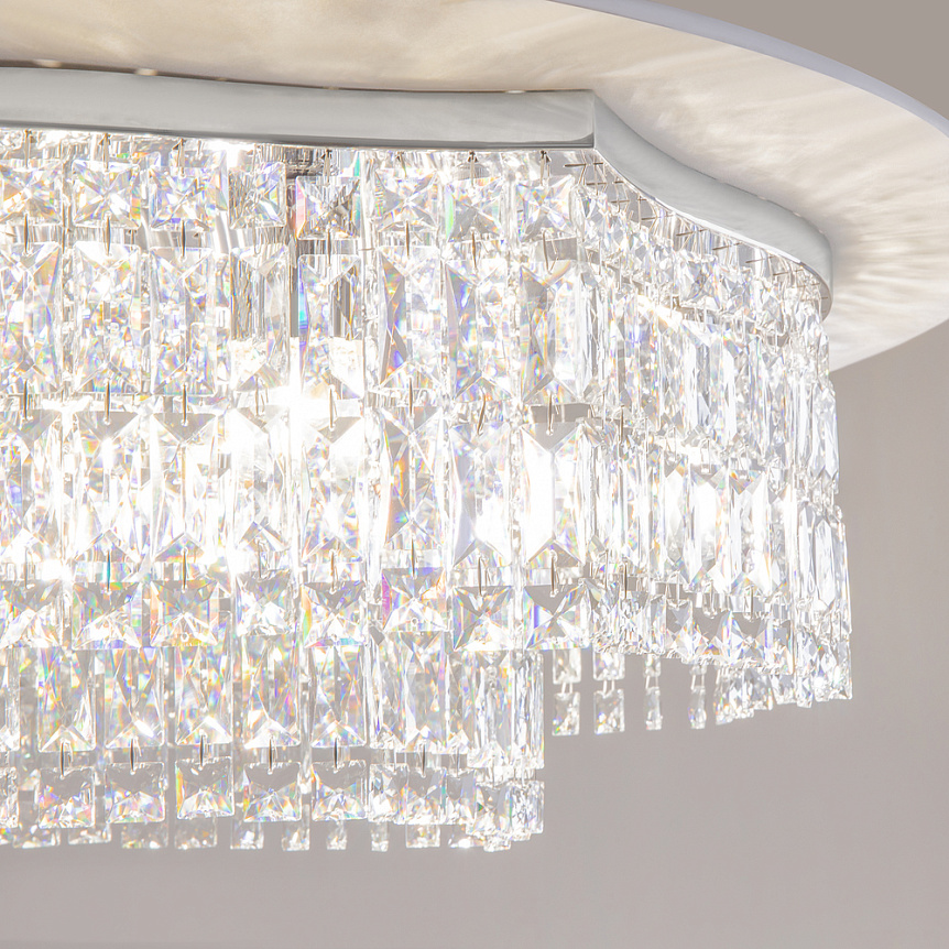 Dune Ø60 Chrome cristal De Maytoni - Les prismes &eacute;tincelants capturent la lumi&egrave;re et cr&eacute;ent une atmosph&egrave;re luxueuse dans la pi&egrave;ce.