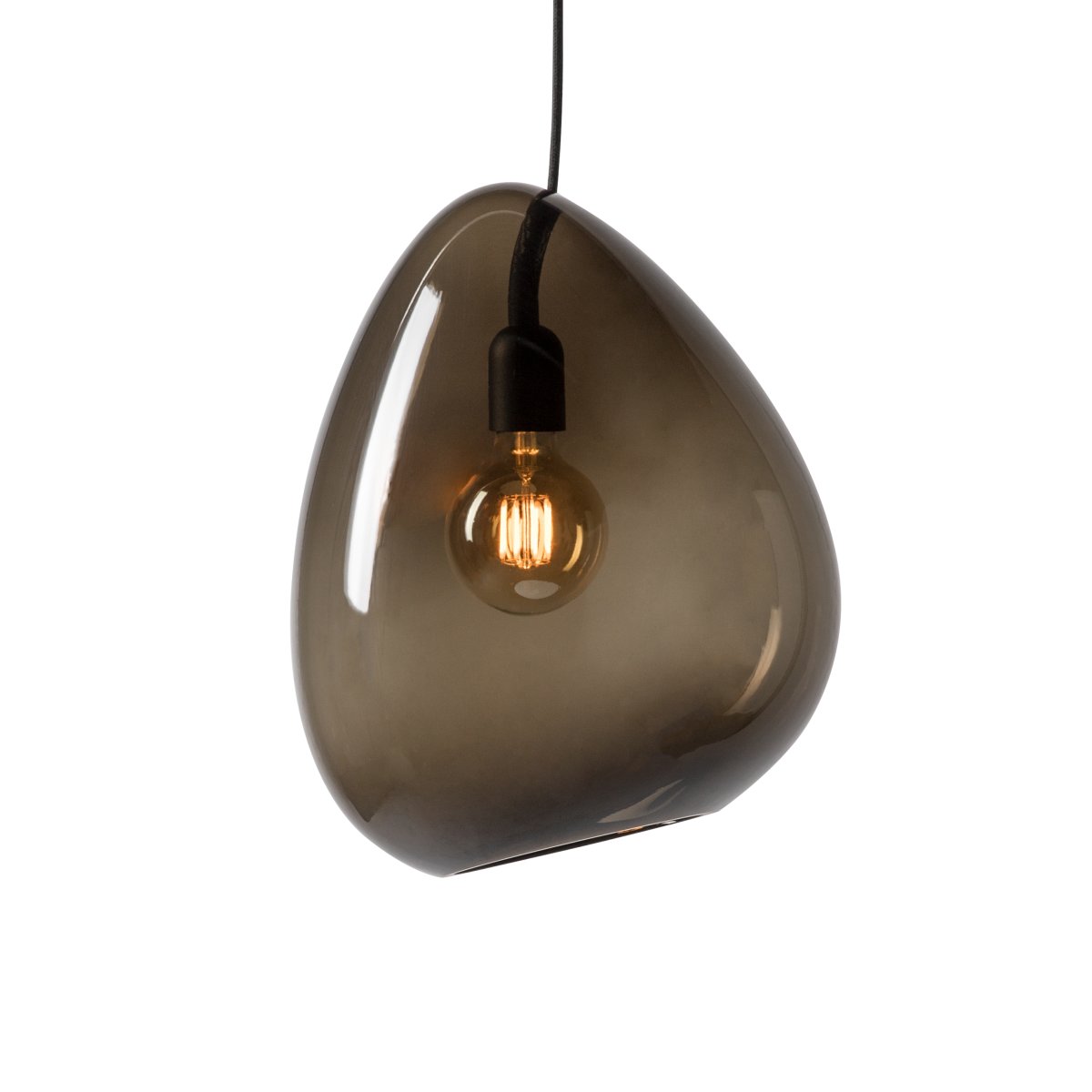 Ocean 32cm Couleur fumée suspension De Belid - La suspension de forme organique a un aspect distinctif et dynamique et ajoute de la personnalit&eacute; &agrave; la pi&egrave;ce.