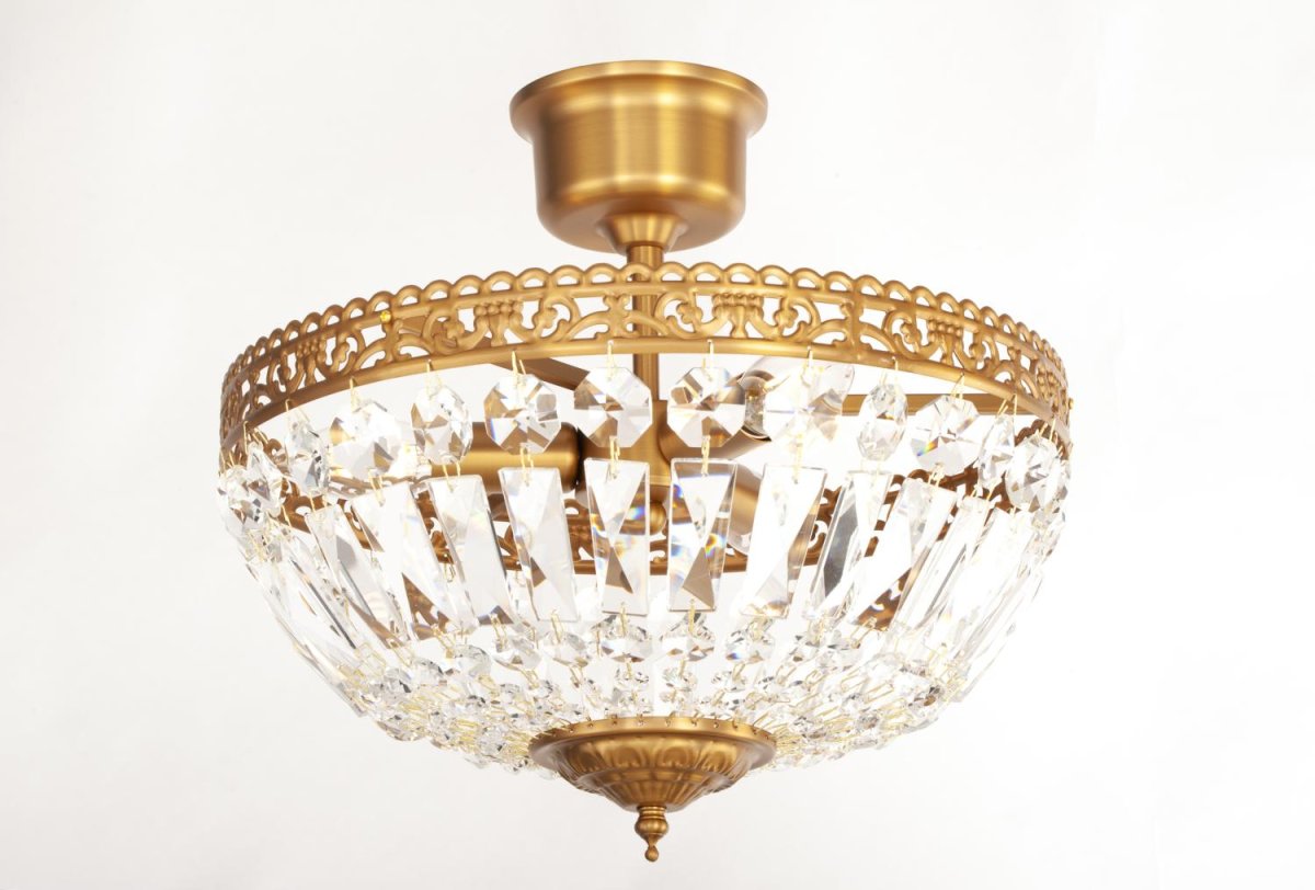 Classic Ø35 cristal De Norrsken Design - Les cristaux scintillants reflètent la lumière de manière enchanteresse et créent une belle brillance dans la pièce.