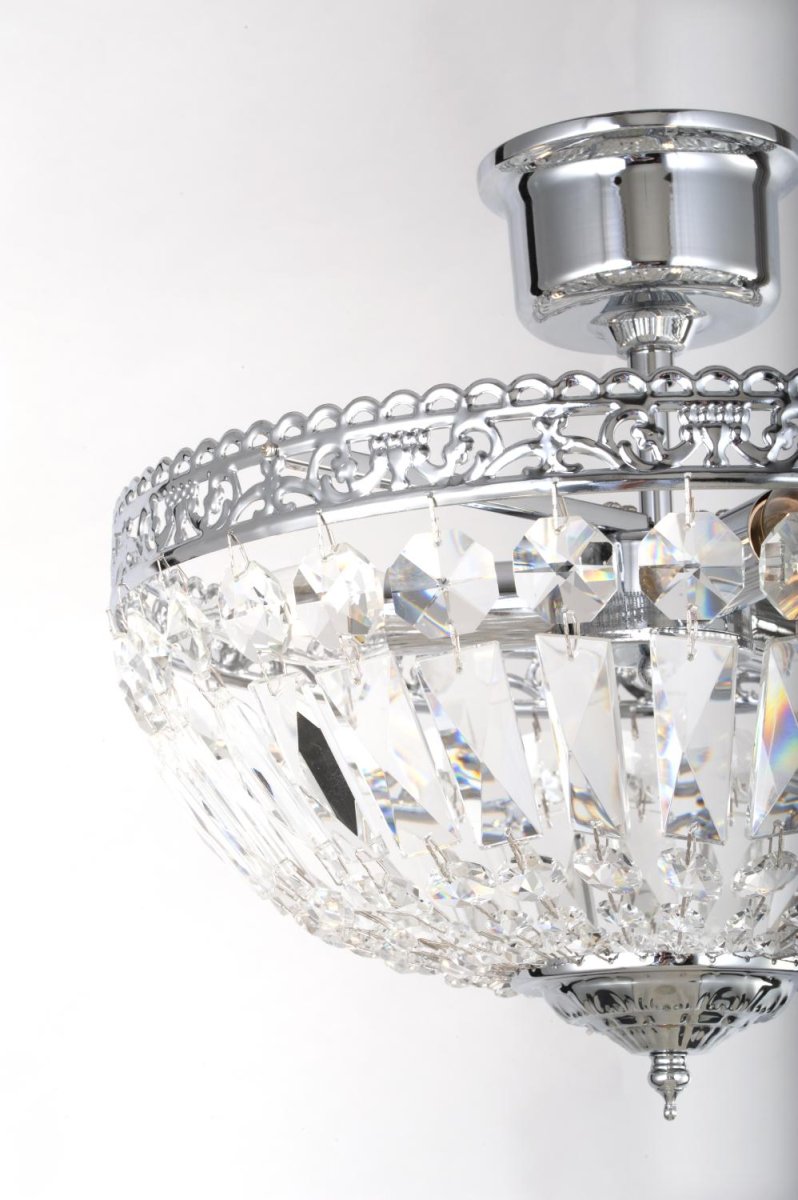 Classic Ø35 Chrome cristal De Norrsken Design - Les cristaux scintillants reflètent la lumière de manière enchanteresse et créent une belle brillance dans la pièce.