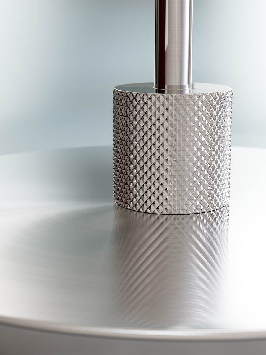 Gil il Grande 37cm Chrome lampe de table De Herstal - Sa surface réfléchissante lui confère une allure exclusive et en fait un élément décoratif de choix dans toute pièce.