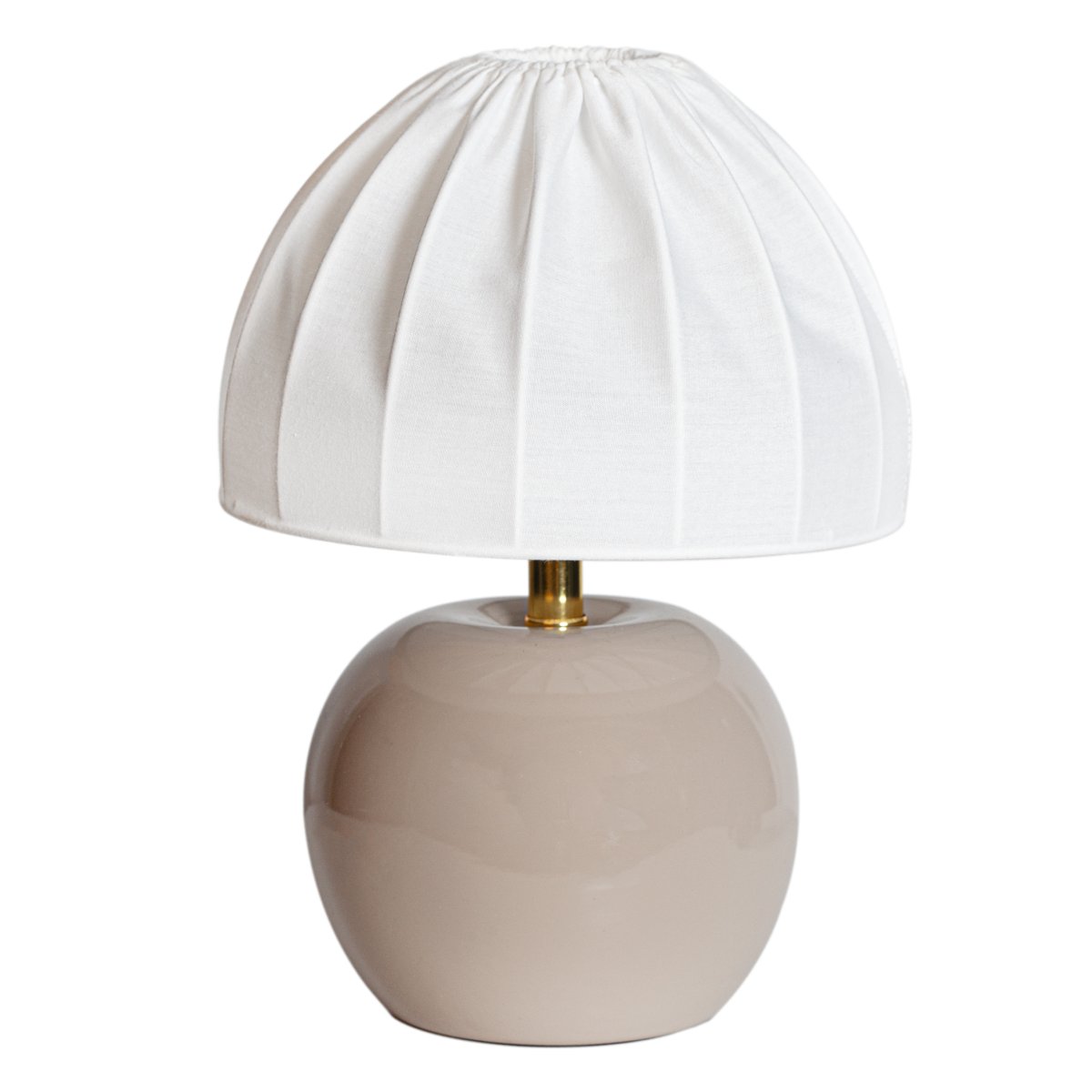 Peach 27cm Beige lampe de table De Cottex - Peach est id&eacute;ale sur une table d'appoint, une table de chevet ou pr&egrave;s d'une fen&ecirc;tre.