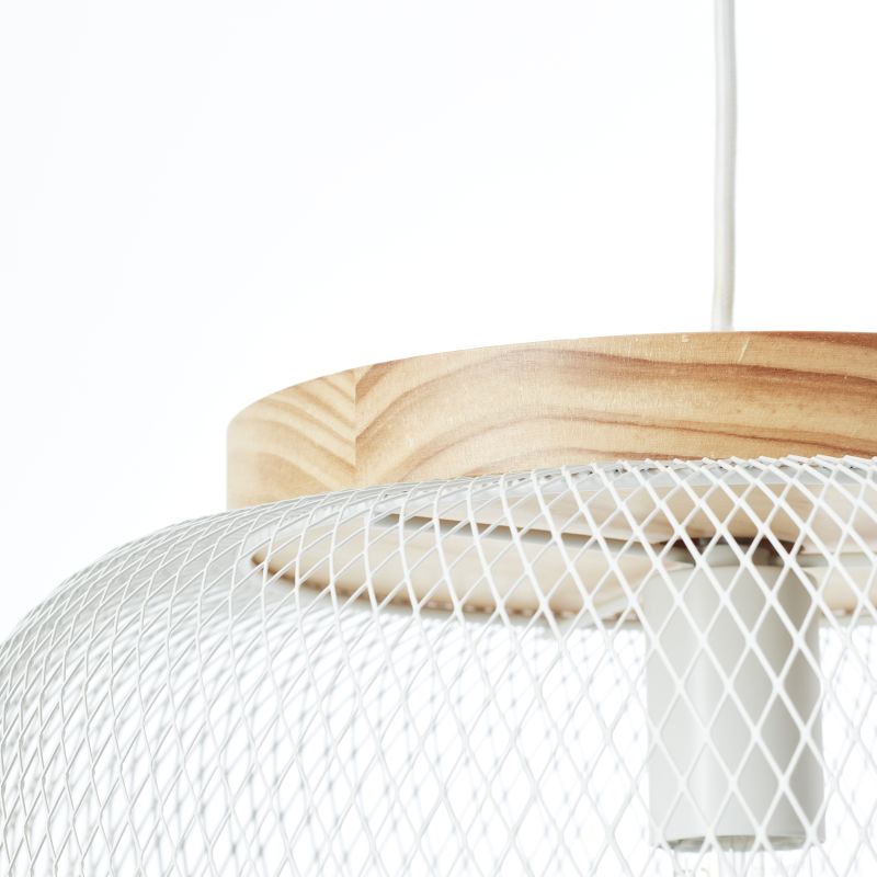 Giada Ø40 Blanc suspension De Brilliant - Le bois est certifié FSC et provient donc d'une sylviculture durable, où la protection de l'environnement et les conditions de travail sont primordiales.