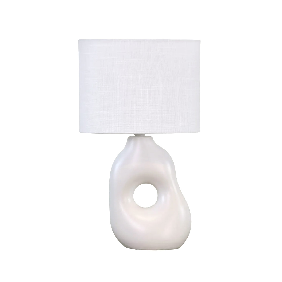 Pikazo 45cm Blanc lampe de table De Lampan - La lampe de table Pikazo séduit par son pied sculptural unique en céramique orné d'un motif de cheveux continu et son abat-jour ovale en lin blanc.