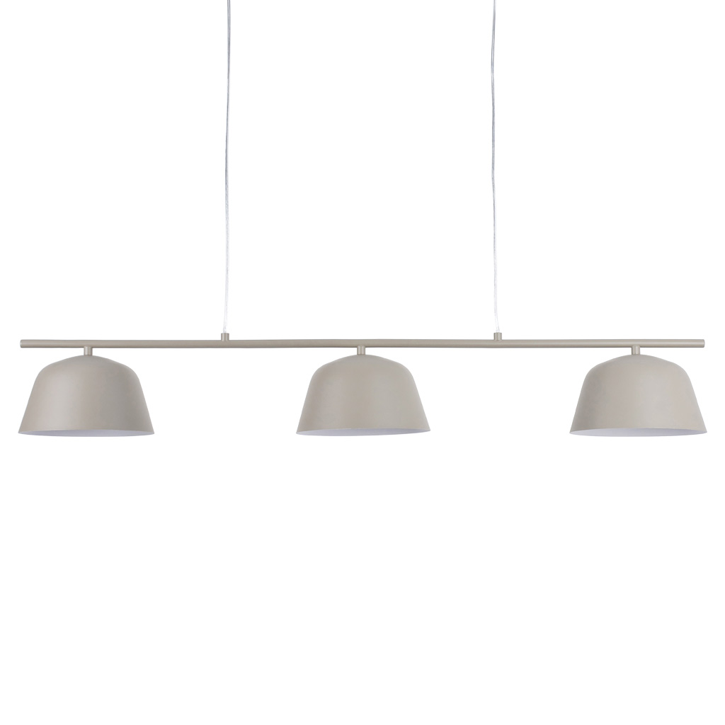 Pop 125cm Beige suspension De Nordic Lighting - Ses lignes &eacute;pur&eacute;es et ses abat-jour orient&eacute;s vers le bas offrent un &eacute;clairage agr&eacute;able et fonctionnel au-dessus de la table &agrave; manger ou dans la cuisine.