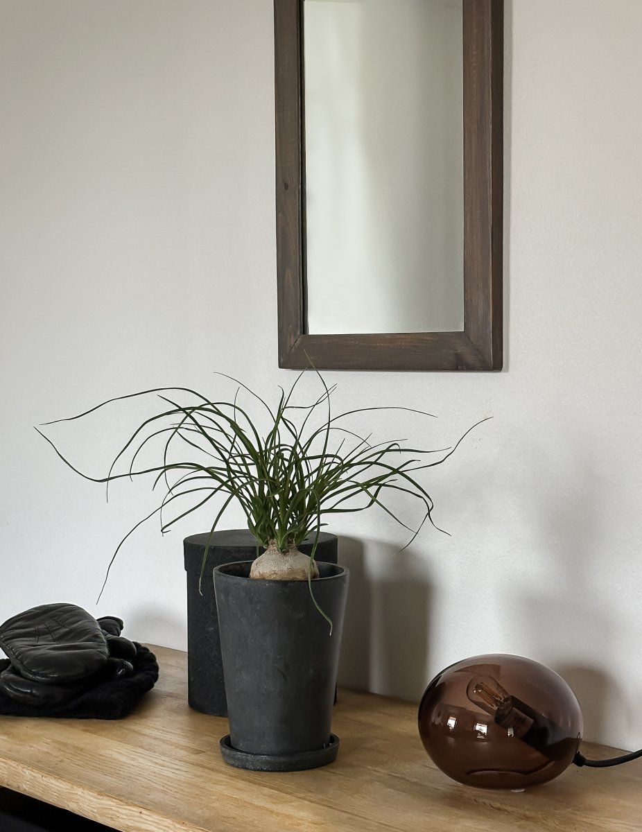 Globus 10cm Brun lampe de table De Aneta Lighting - Lampe de table globe en verre marron avec une source lumineuse &agrave; l'int&eacute;rieur de la sph&egrave;re en verre, qui fournit une lumi&egrave;re d&eacute;corative et chaleureuse.