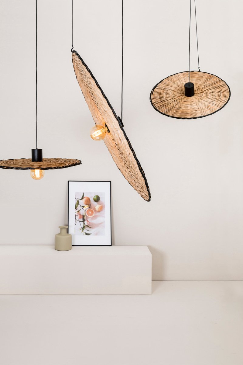 Costas Ø60 Nature suspension De Faro Barcelona - Costas est parfait pour les espaces priv&eacute;s et commerciaux tels que les restaurants et les h&ocirc;tels, ajoutant un aspect chaleureux et naturel &agrave; tout int&eacute;rieur.