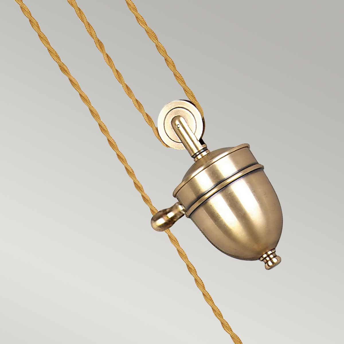 Provence Ø37 Laiton antique suspension De Elstead Lighting - Il était souvent utilisé pour éclairer les tables dans les cuisines, les cafés et les bistrots.
