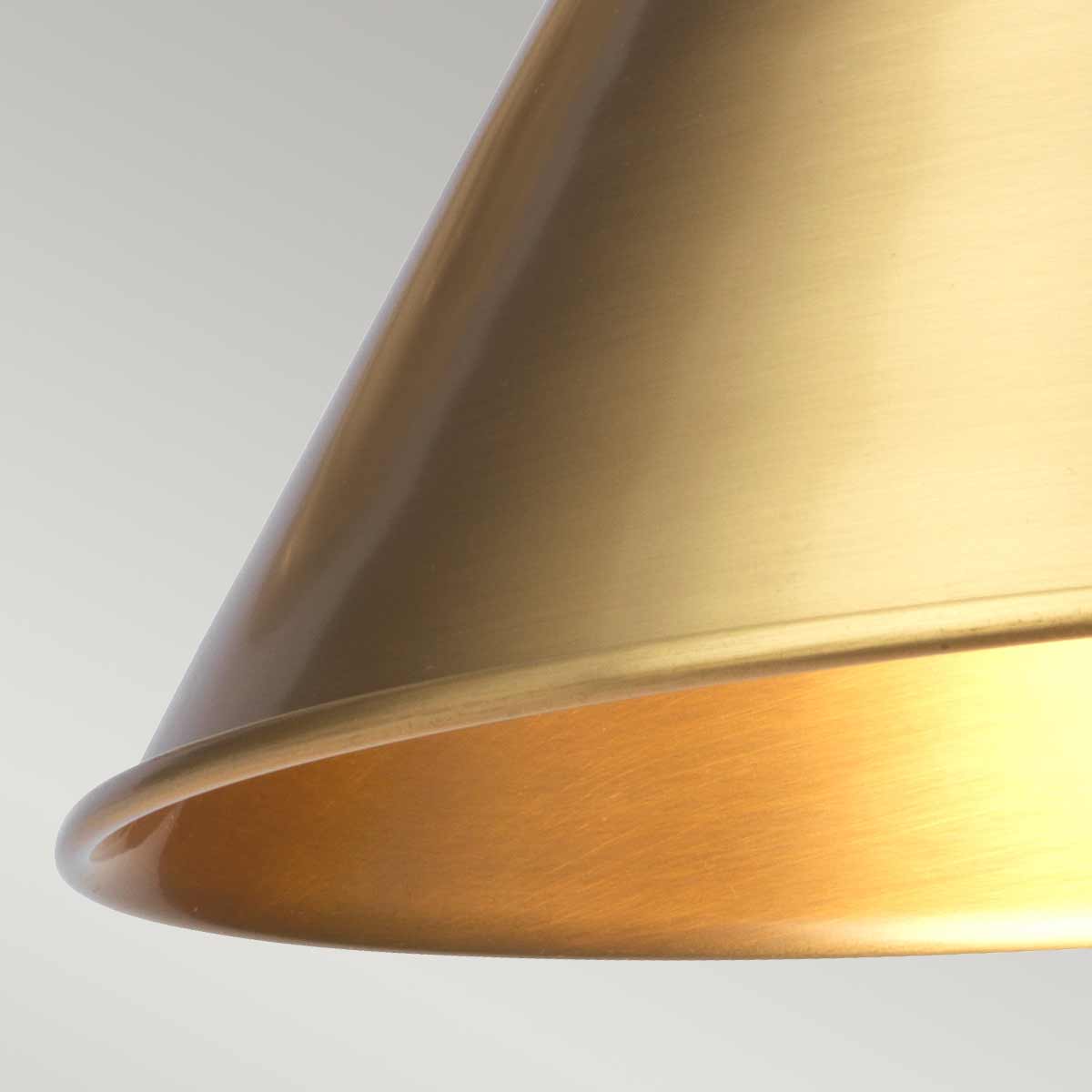 Provence Ø20 Laiton antique applique murale De Elstead Lighting - La lampe est en acier et poss&egrave;de une articulation r&eacute;glable qui permet de diriger facilement la lumi&egrave;re l&agrave; o&ugrave; elle est n&eacute;cessaire.